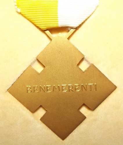 catholic-benemerenti-medal-issued-by-the-pope-2.jpg