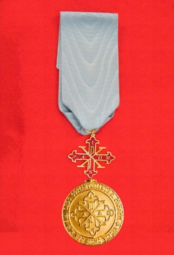 medaglia con croce.jpg